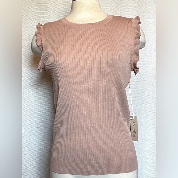 LA MIEL Tops - NWT LaMiel sleeveless ribbed top with ruffle detail at shoulders